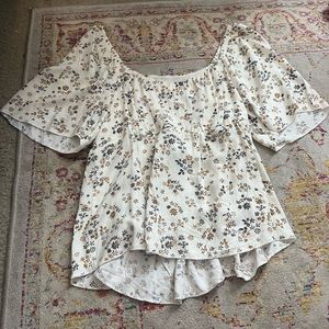 Urban romantic white floral top